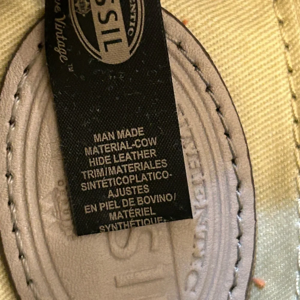 Fossil leather woven