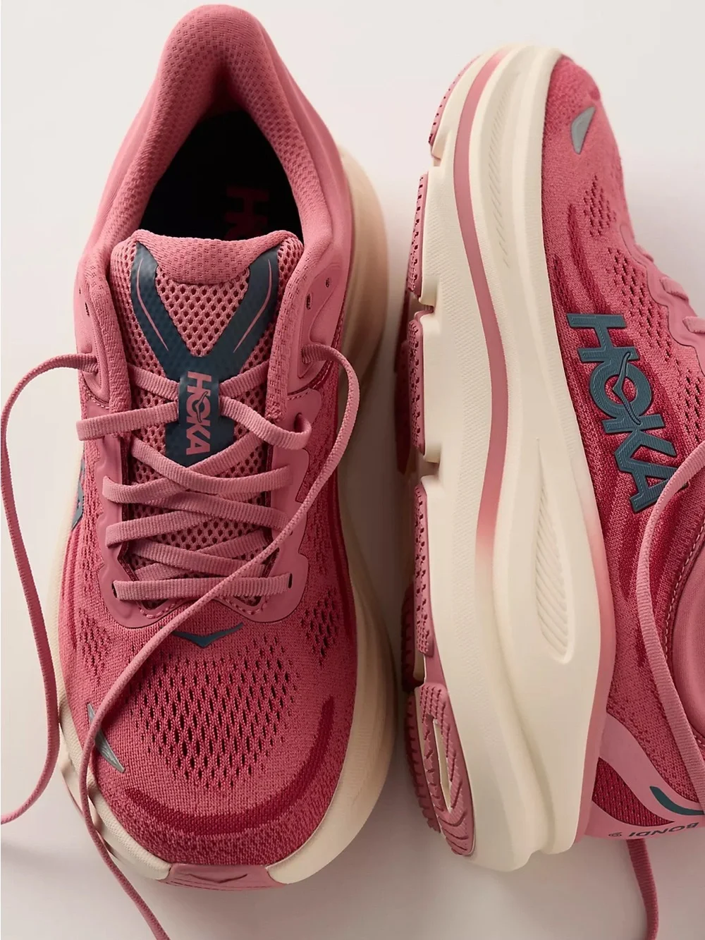 HOKA Bondi 9 Sneakers Lingonberry / Cranberry