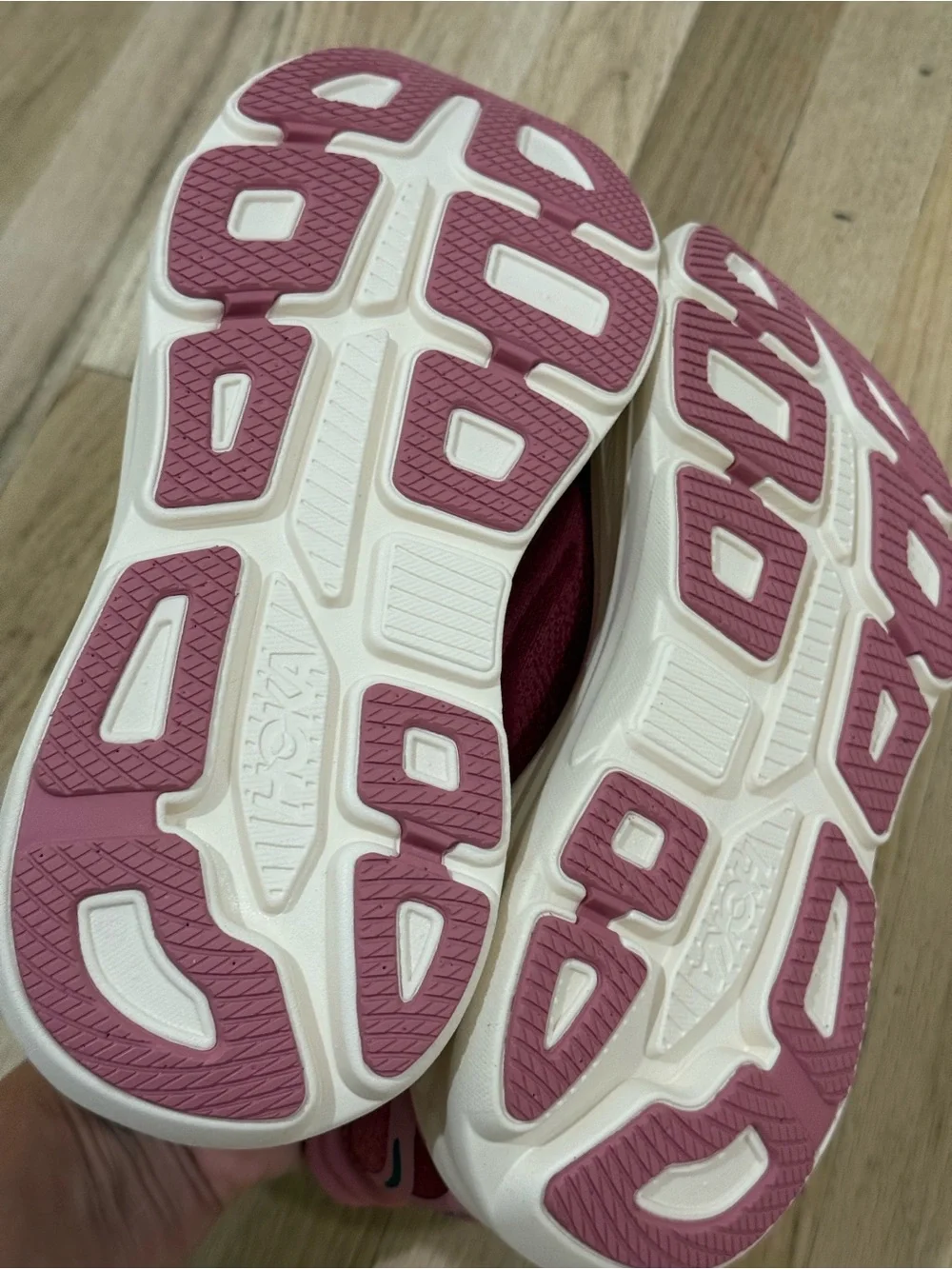 HOKA Bondi 9 Sneakers Lingonberry / Cranberry