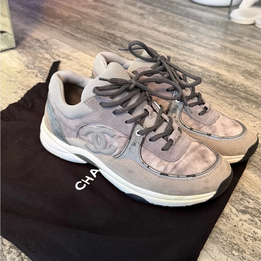 CHANEL Light Gray Suede CC Logo Sneakers