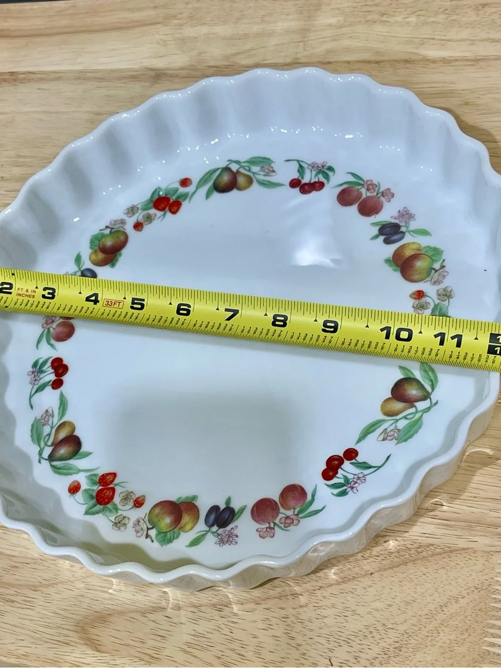 Pie/Tart Porcelaine du Reussy Porcelain Fluted Fruit Border Round Pie Dish 12 in