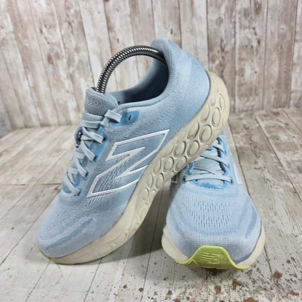 New Balance Fresh Foam 680v8 Womens 9 Light Blue White Running Shoes W680LT8