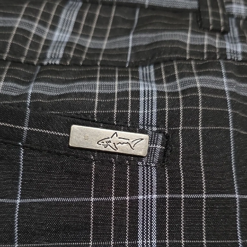 Shark stylish black