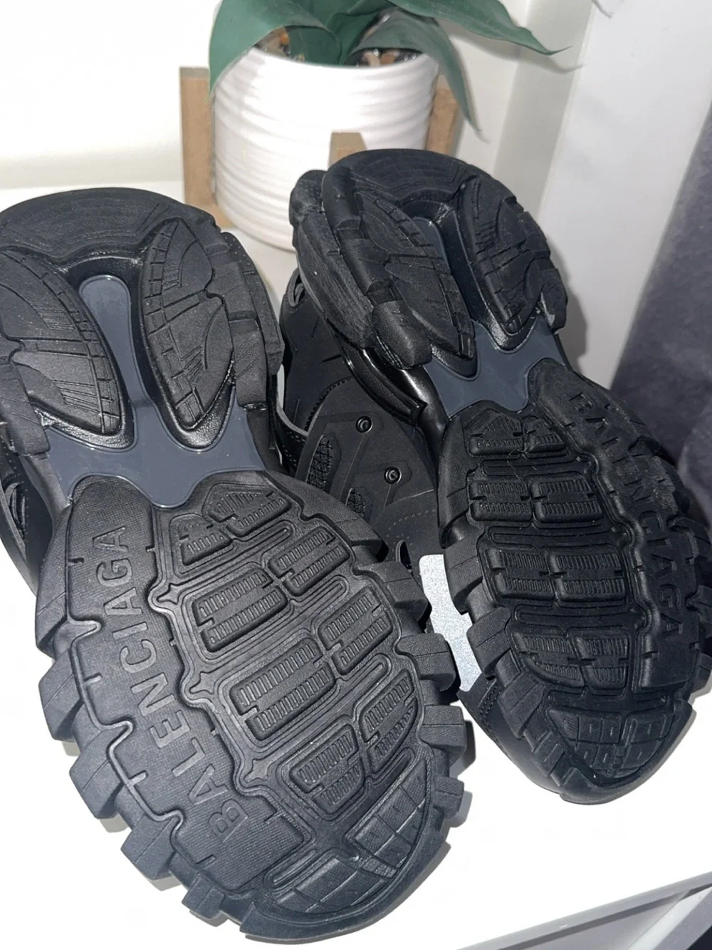 Balenciaga fashion side black