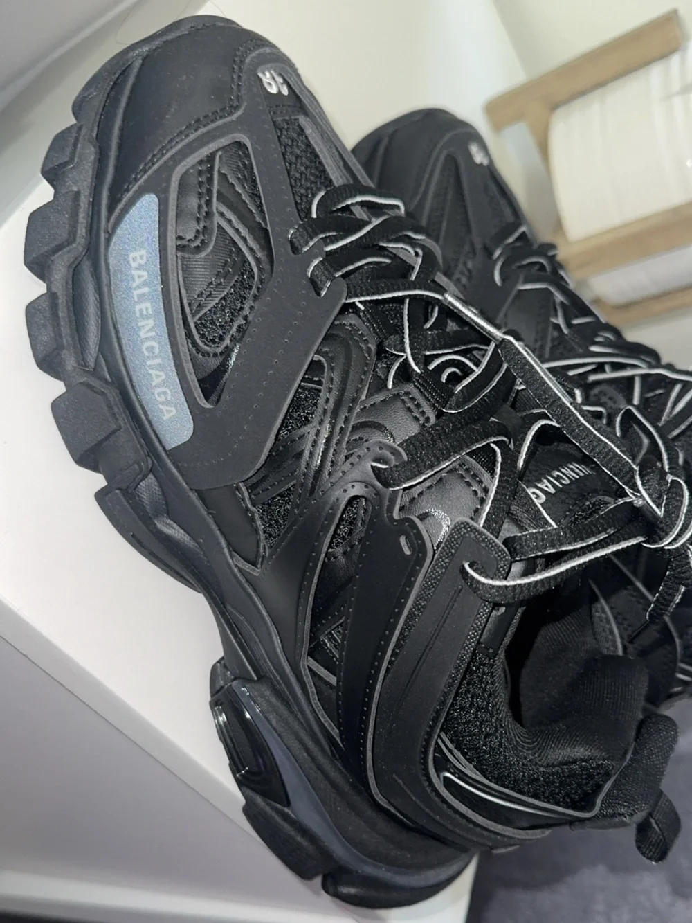 Balenciaga upper sporty worn
