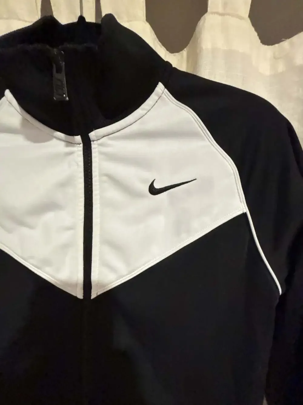 Nike wear swoosh black