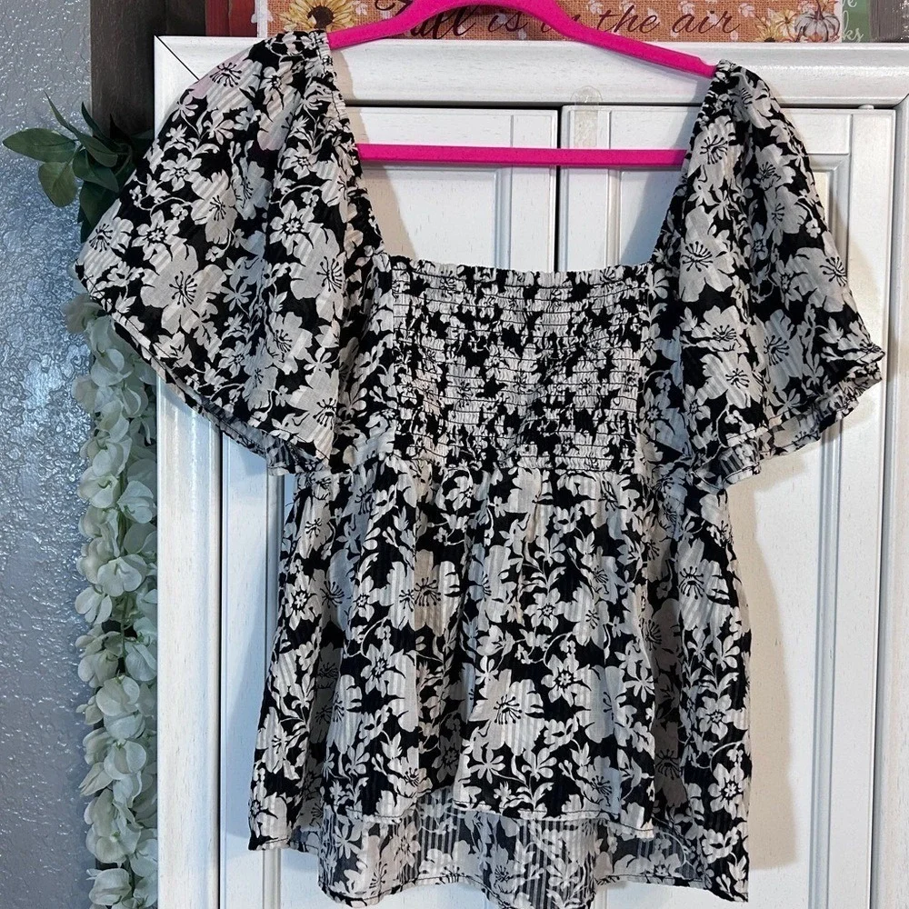 LOFT Floral Puff‎ Sleeve Top Black White Smocked Back Square Neck Blouse Large