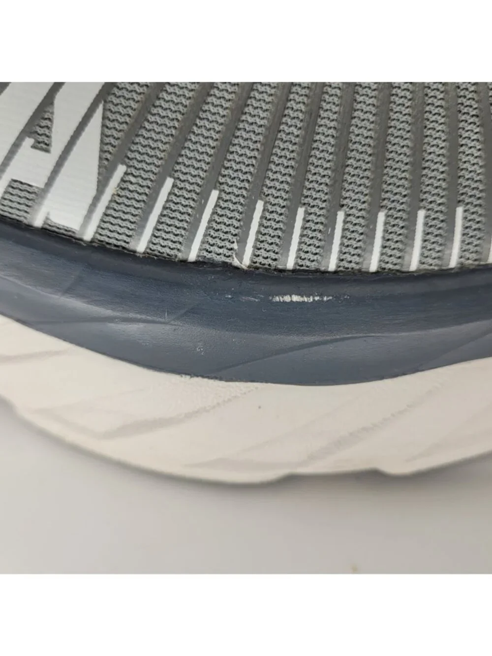 Hoka scratches forefeet part