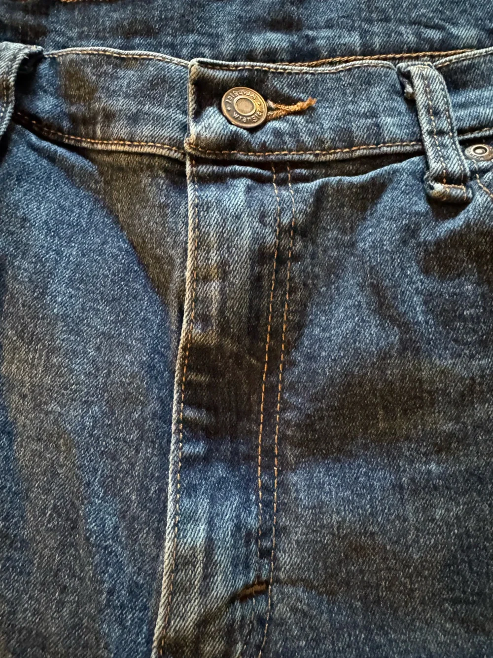 Wrangler Men's Relaxed Fit Blue Denim Jeans 34 x 32 Like New!