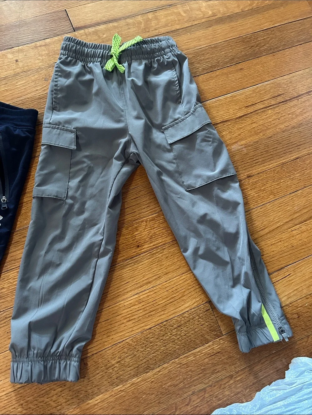 Under Armour Kids Black and Gray Sweatpants Joggers