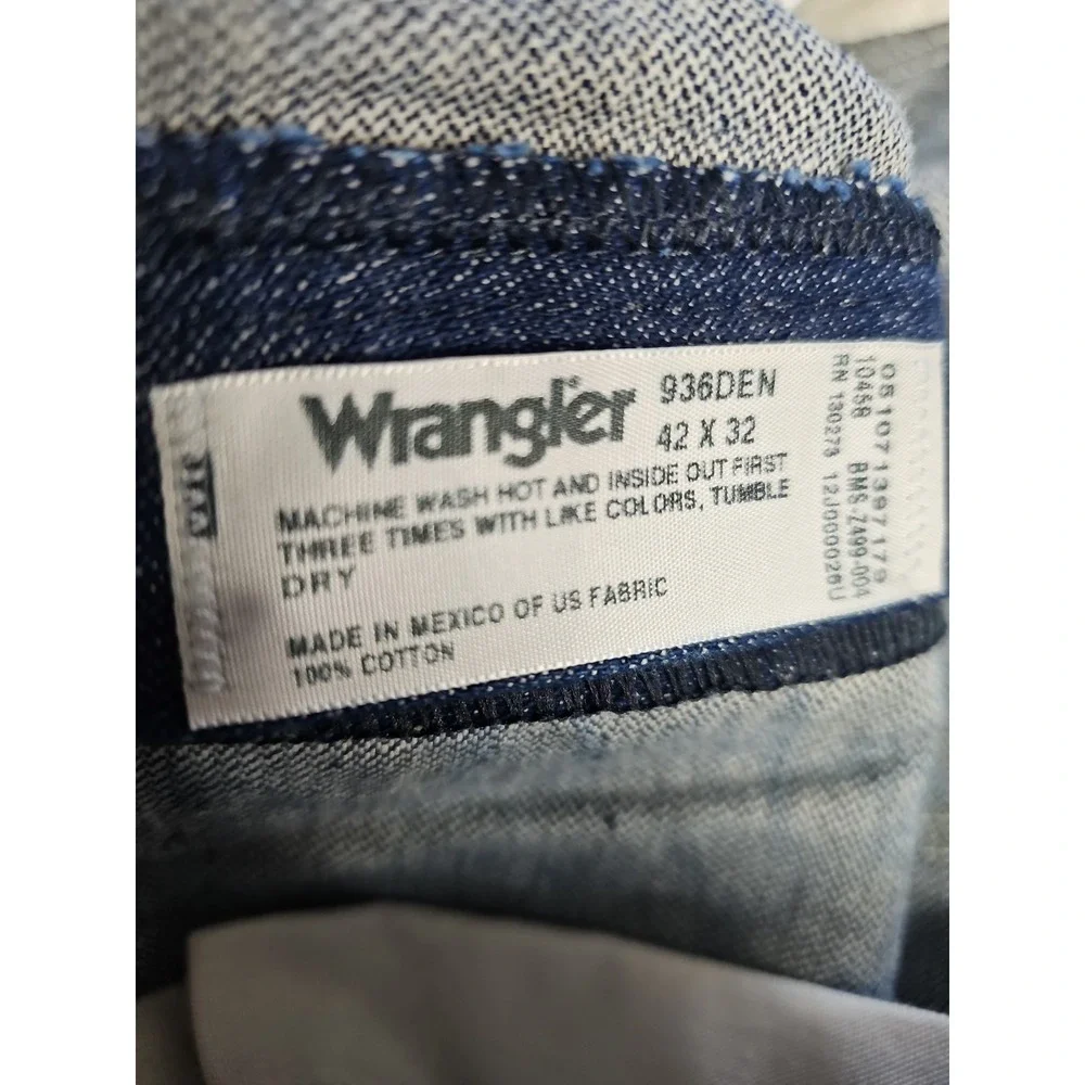 Wrangler Men's NWOTs 936DEN Jeans - Blue 42x32