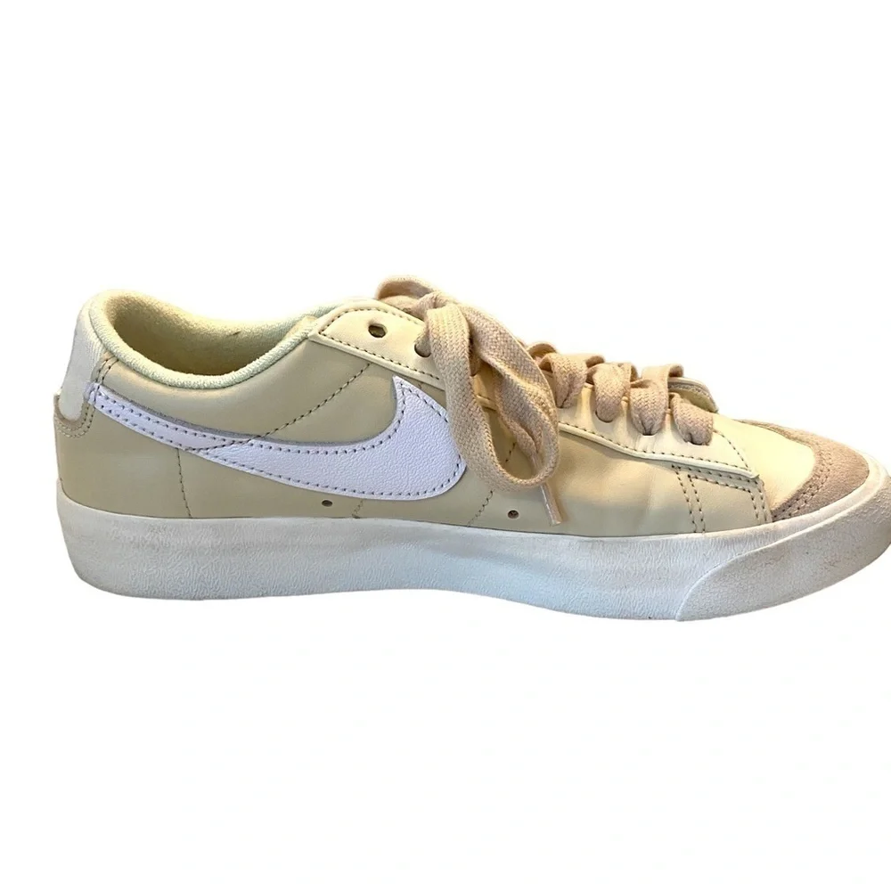 Nike blazer low