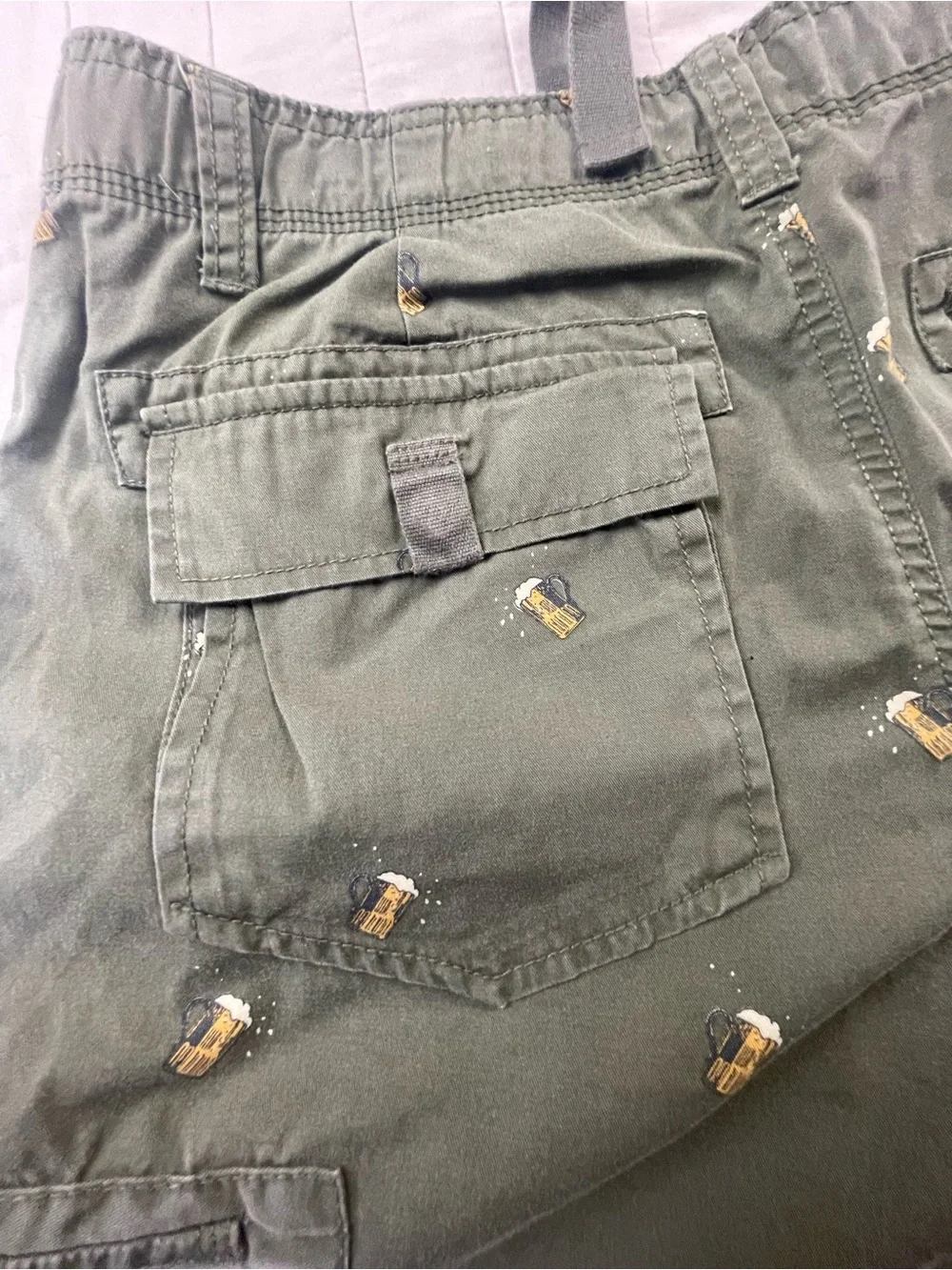 Bass Beer Mug Print Cotton Cargo Shorts 34