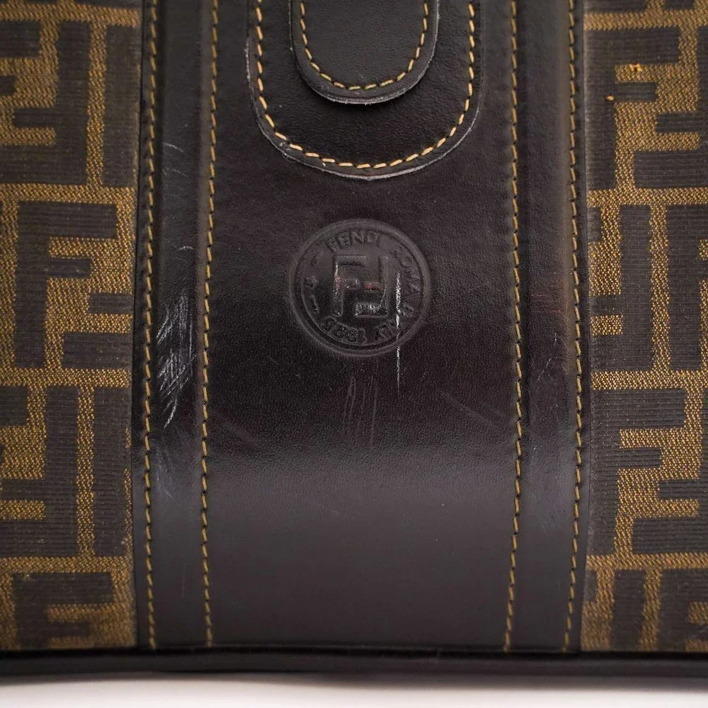 Fendi top brown feet