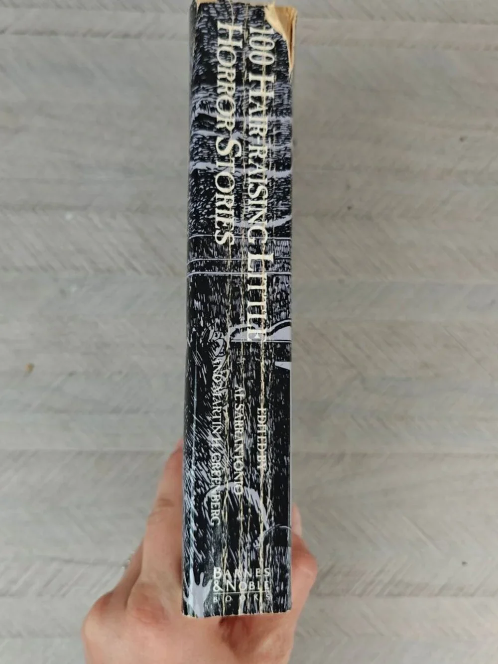 Barnes & Noble 923 edges
