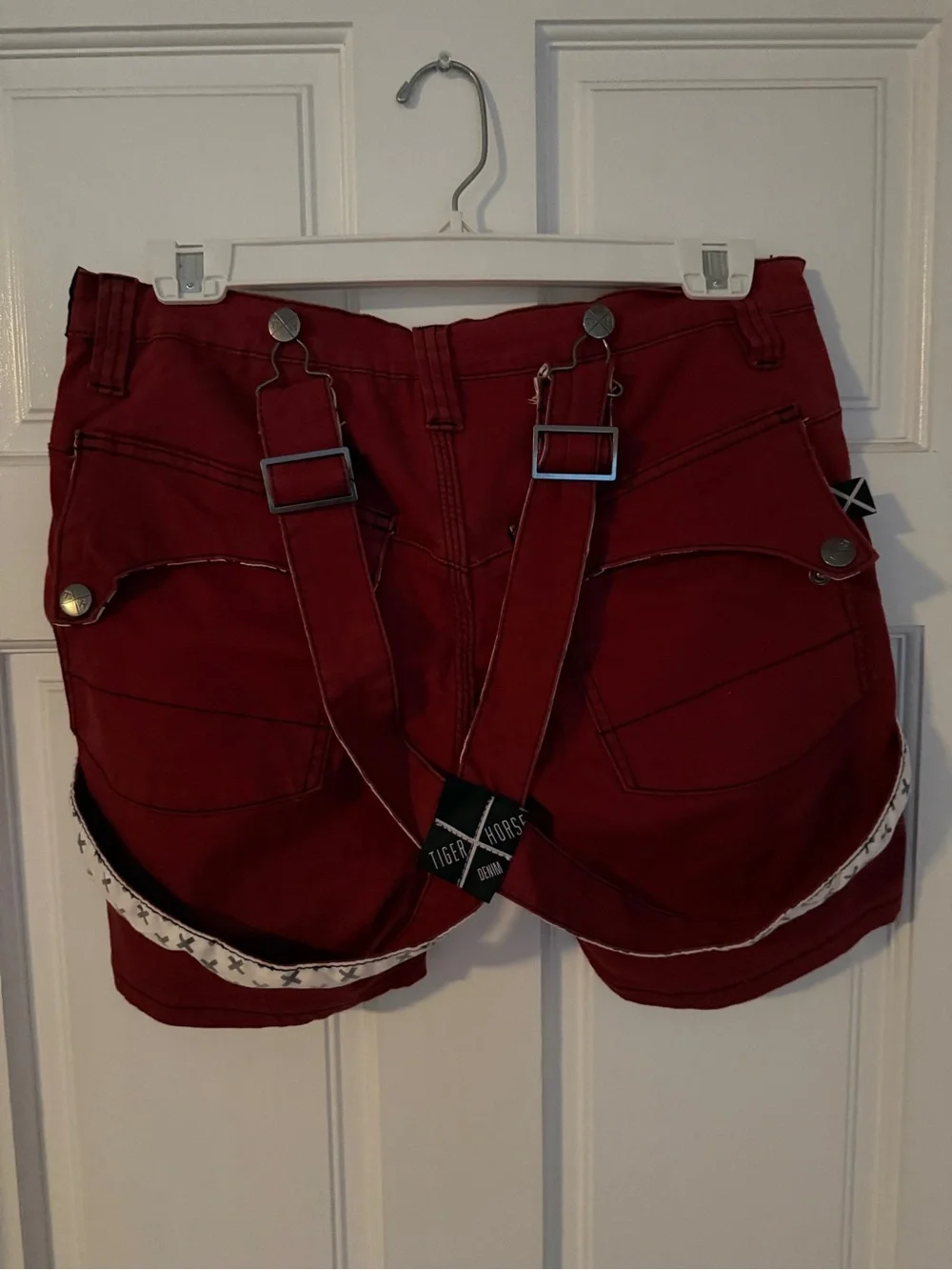 Tiger Horse bold red