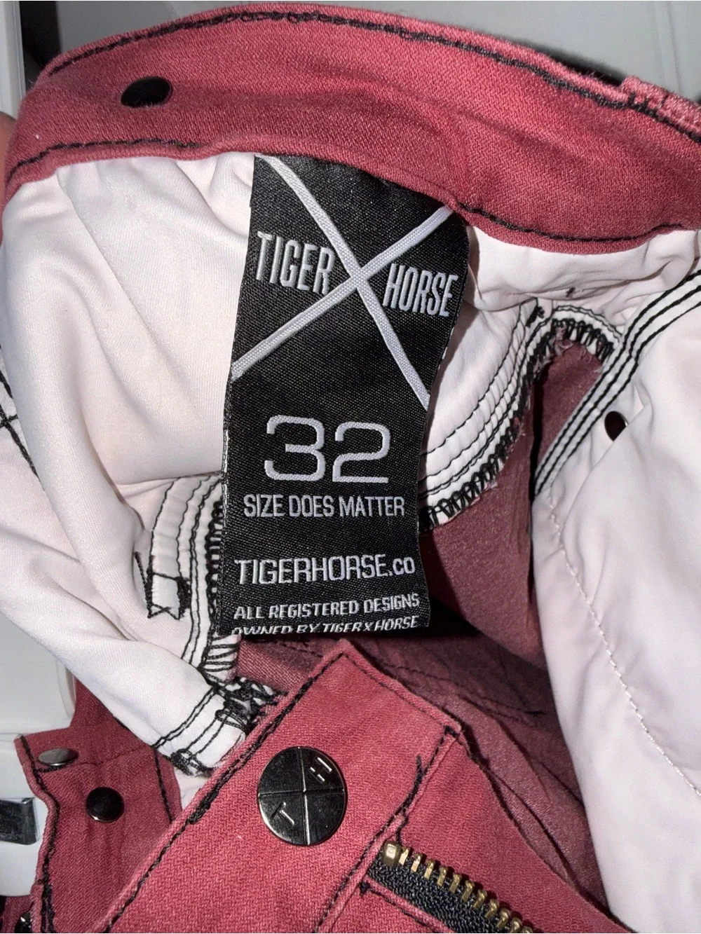 Tiger Horse bold red