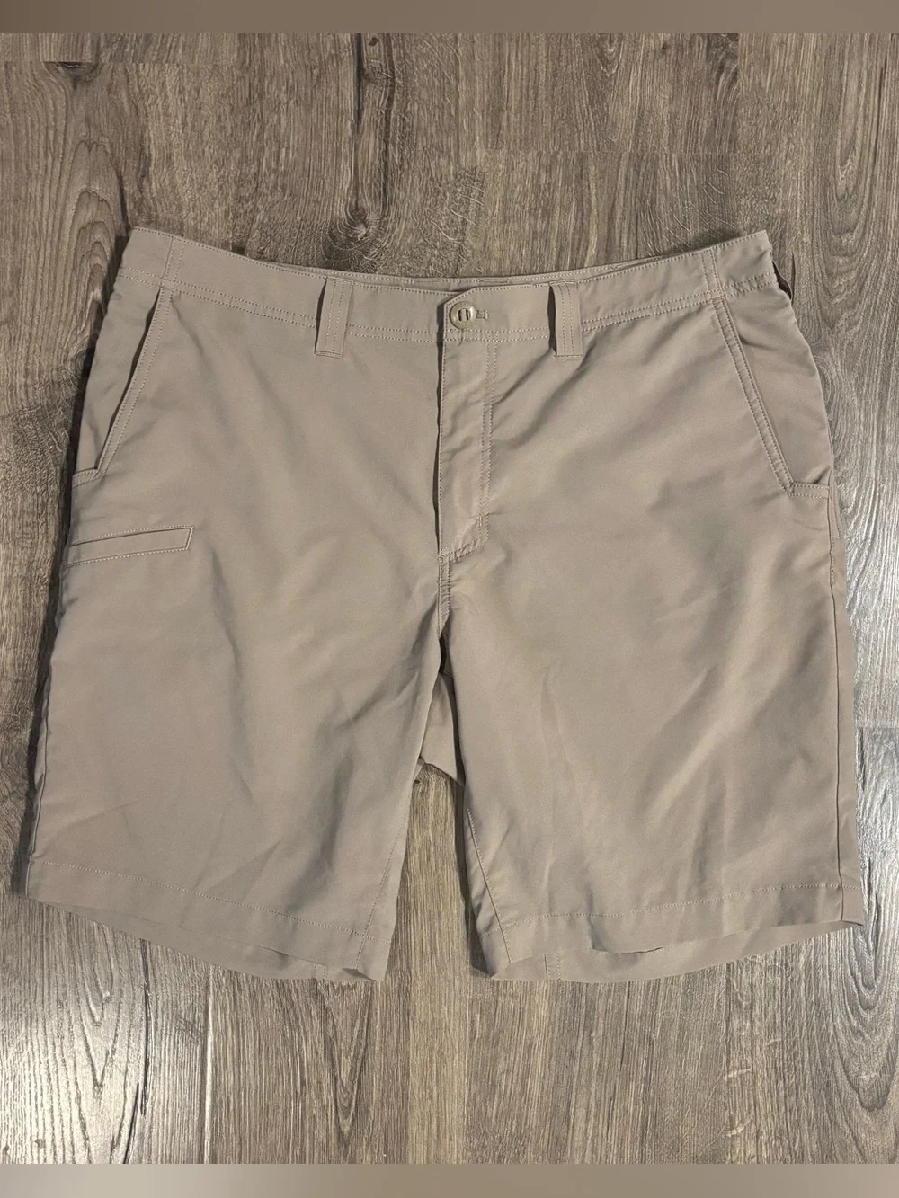 5.11 Tactical Men's Flat Front Shorts - Taupe Khaki Mens size 38 w/ 9” Inseam