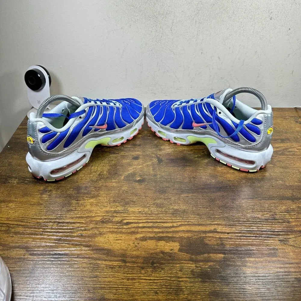 Nike women’s athletic