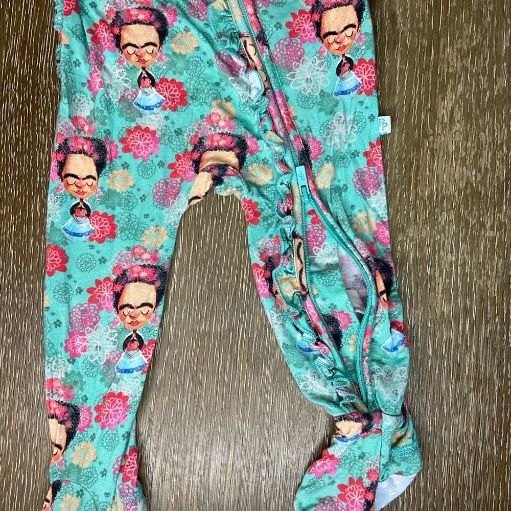 Posh Peanut Frida Onesie 12-18 Months Footie PJS