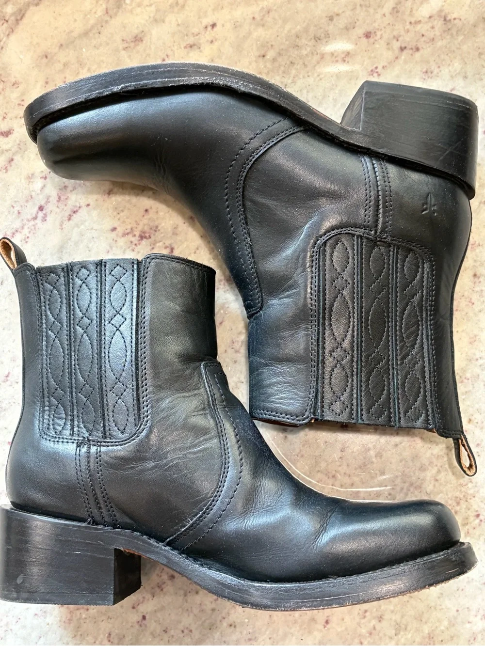 Frye Campus Chelsea Black W’s Size 9