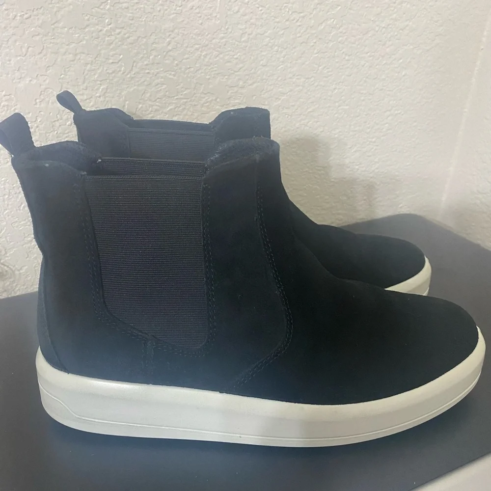 Ecco women Black Suede Chelsea Sneaker Boots - Casual Slip-On size 37 USA 7.5