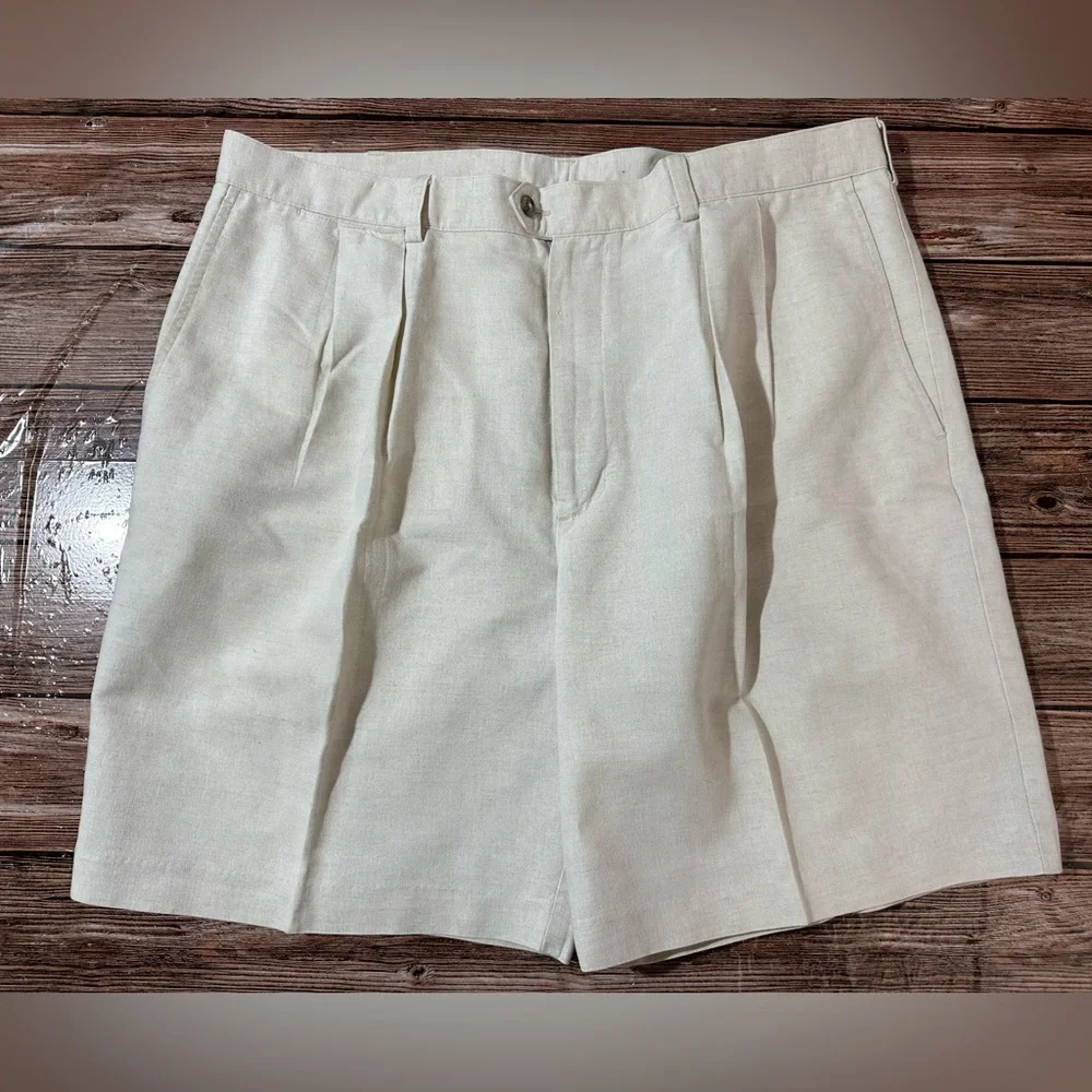 Tehama Men’s 40 Pleated Front Linen Blend Beige Golf Shorts
