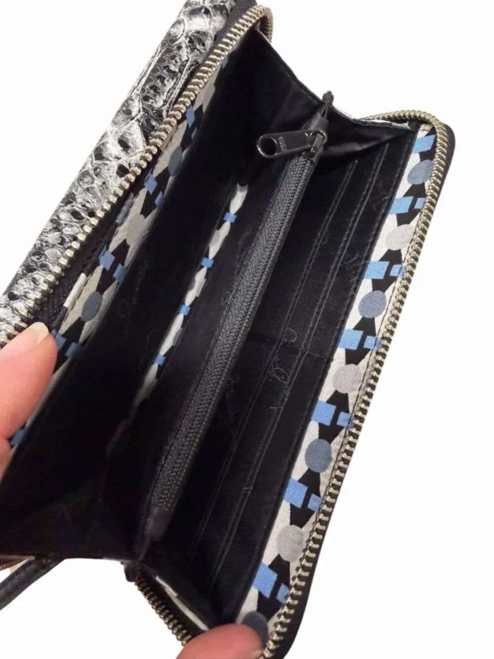 Vera Bradley Black Snakeskin Women's Wristlet Wallet Zip & Snap Closure