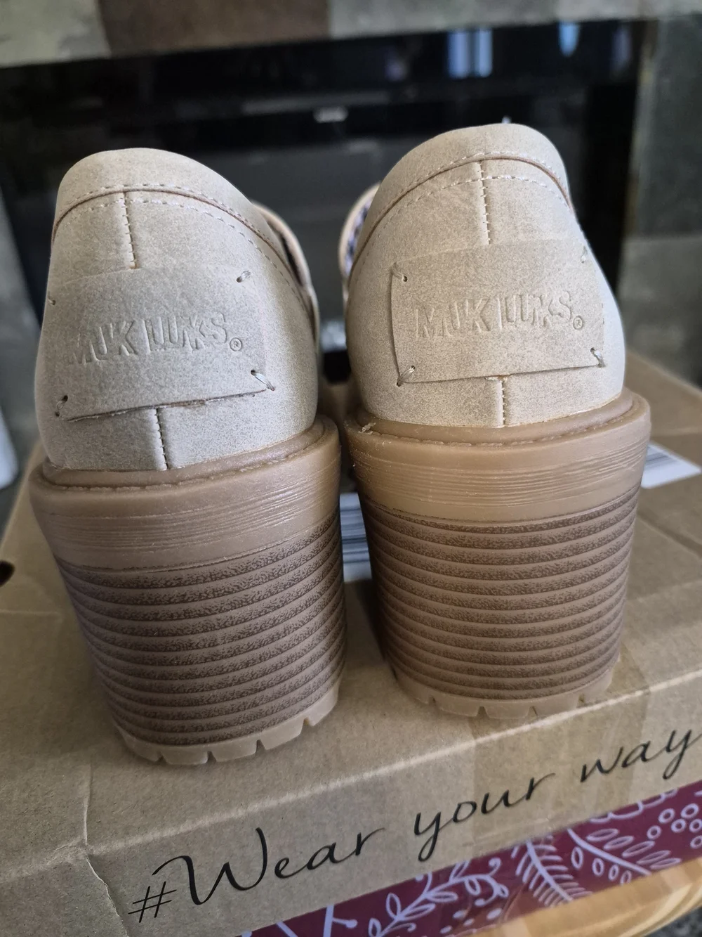 Muk Luks Oatmeal Shoes Box Size 8