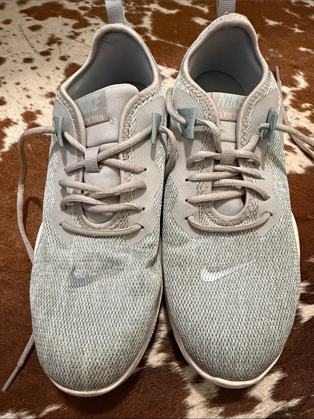 Nike light mint