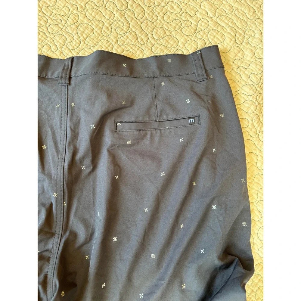 Travis Mathew inches detail summer