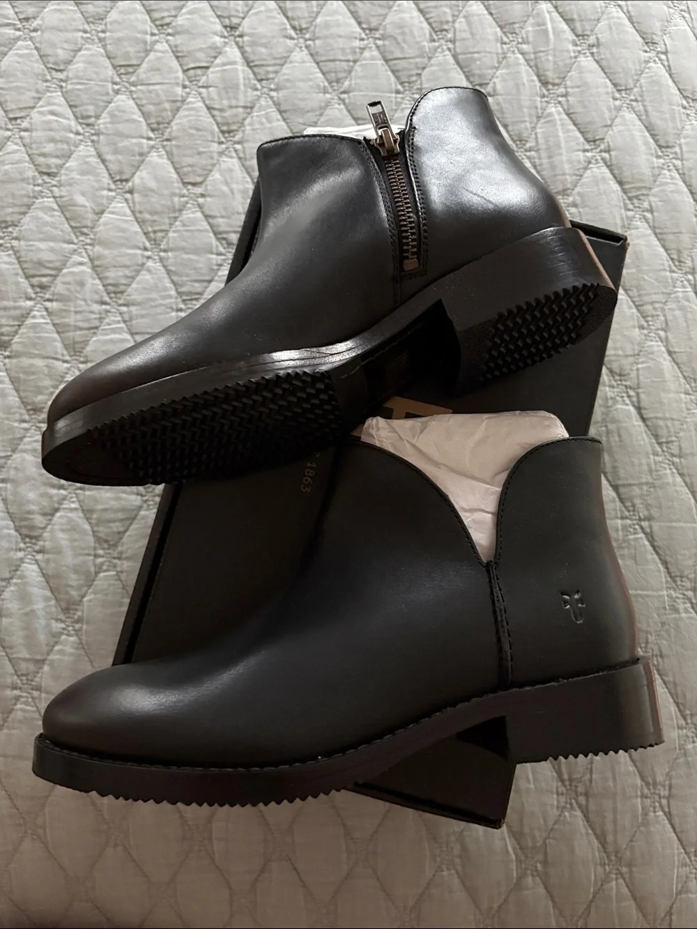 Frye WOMEN MELISSA SHOOTIE Black size 5.5