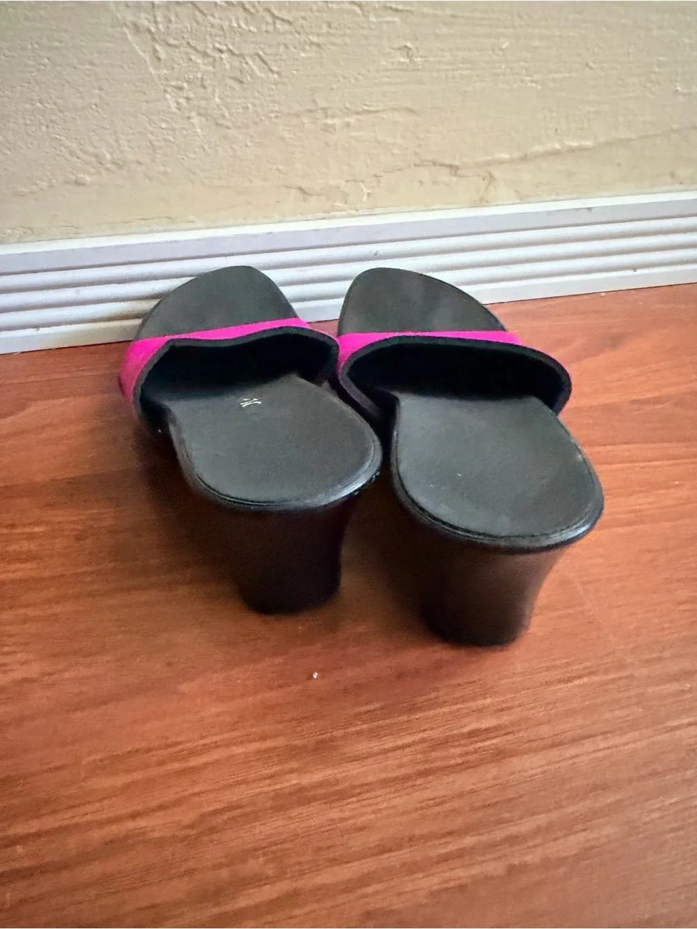 Onesole slide wedges