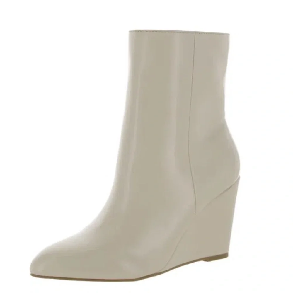 Dolce Vita comfortable dressy