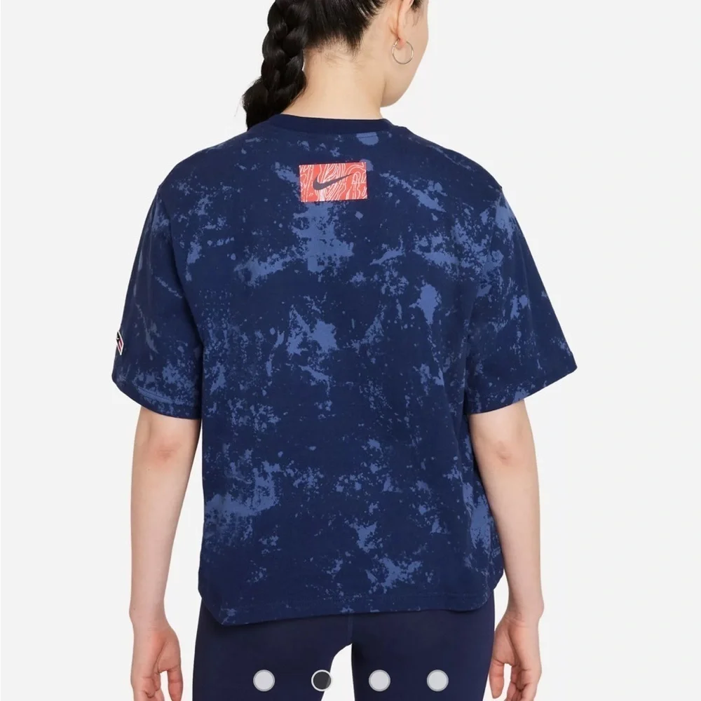 Nike fits oversized