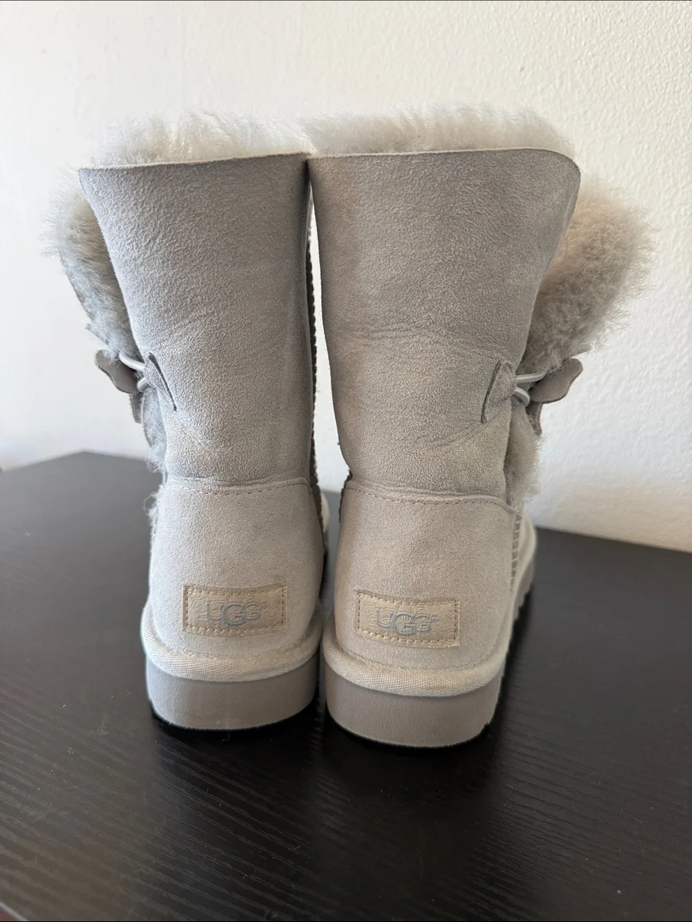 UGG Poppy Sheepskin Boots – Women’s Size 7 – Gray