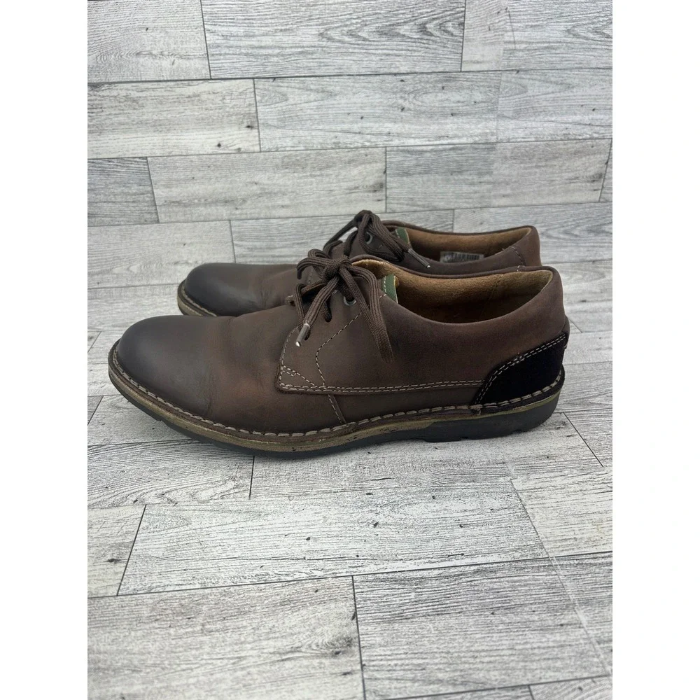 Clarks minimalist business feature