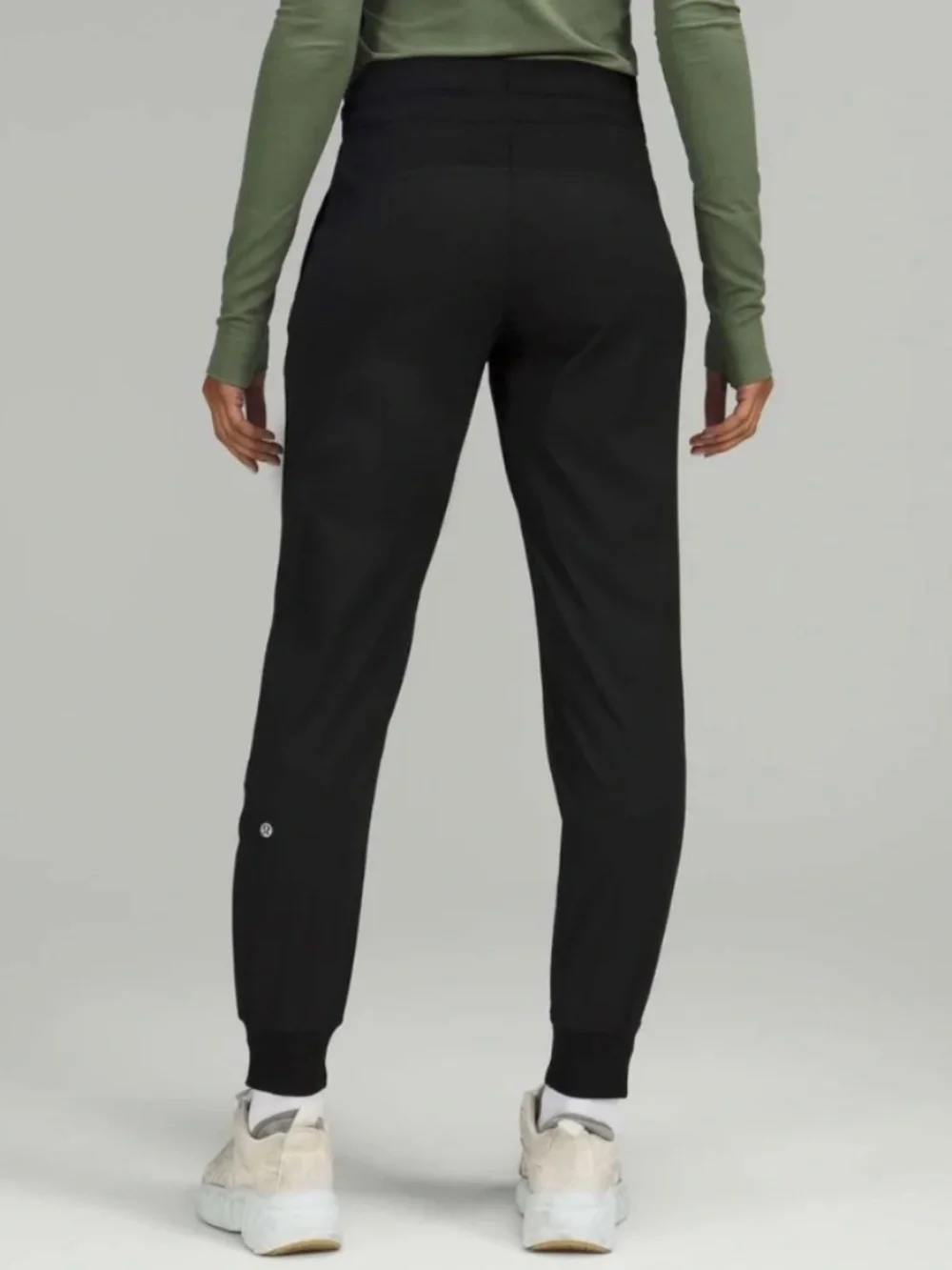 lululemon athletica inseam approximately