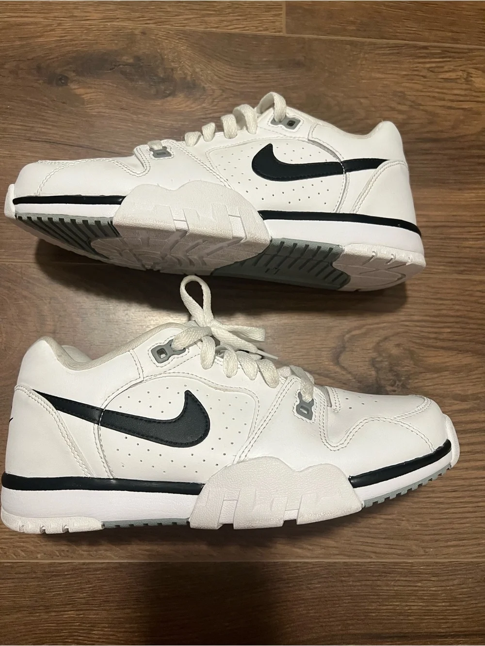 Nike low profile