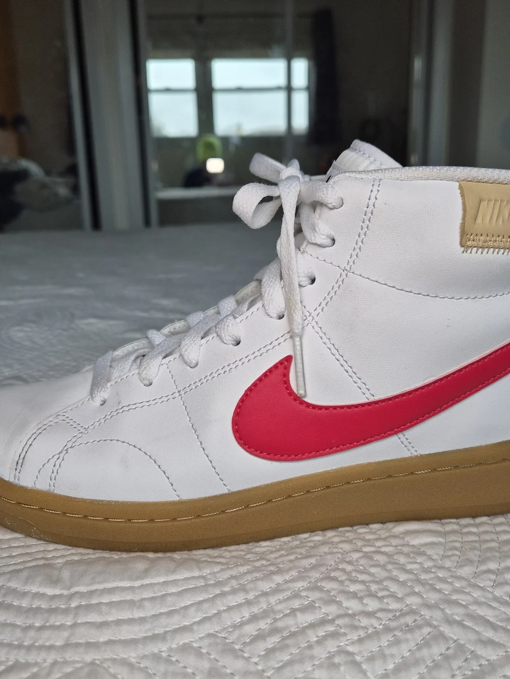 NIKE EUC 2021 Women’s Court Royale 2 Mid 'White Siren Red Gum' Size 8.5
