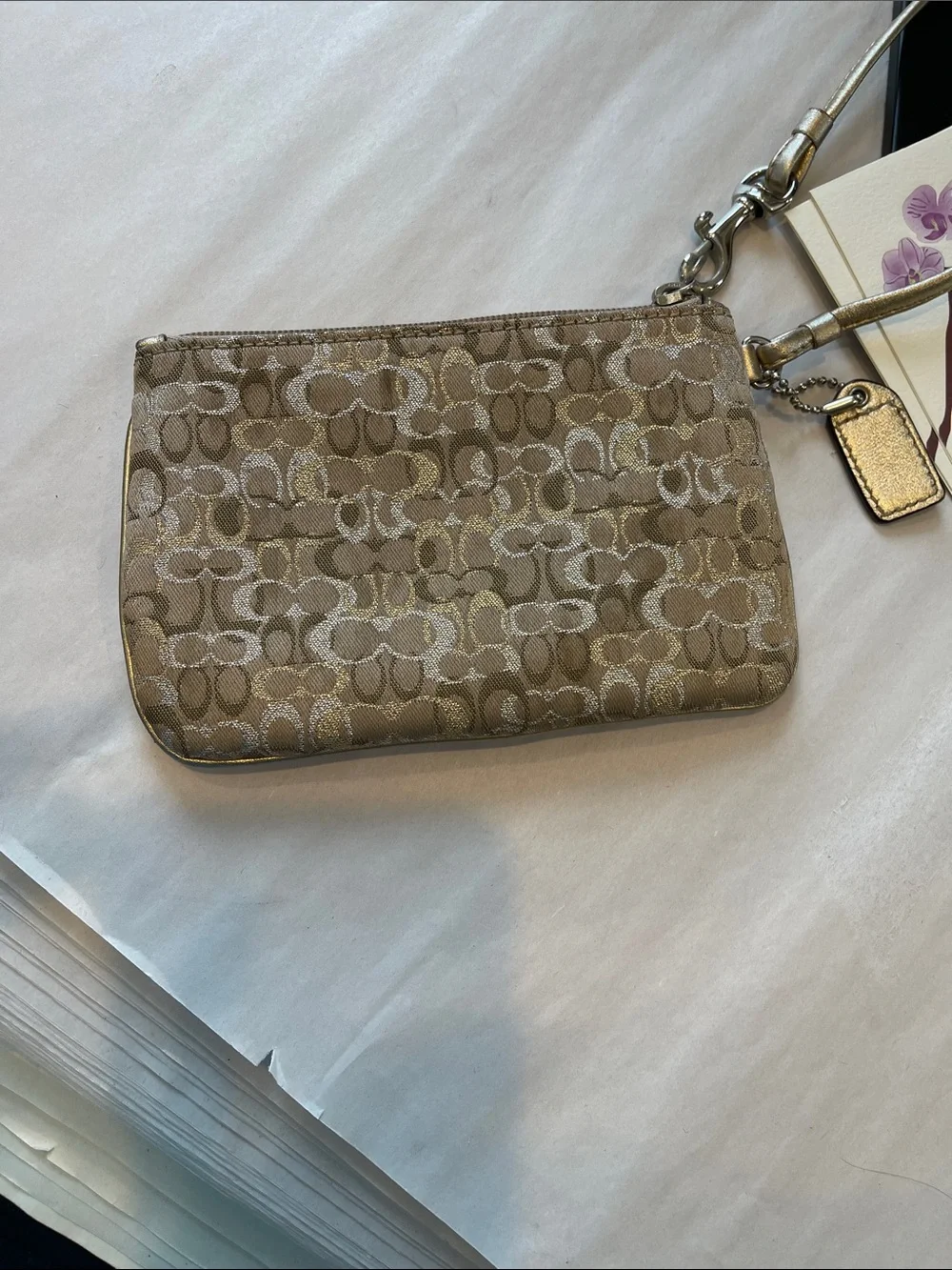 Coach wristlet beige
