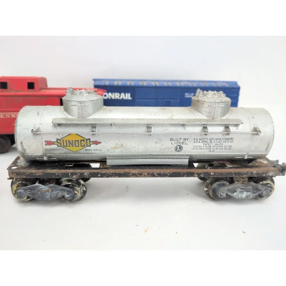 LIONEL O GAUGE No. 242  2-4-2 LOCOMOTIVE & Mixed Loot Sunoco Penn 477618