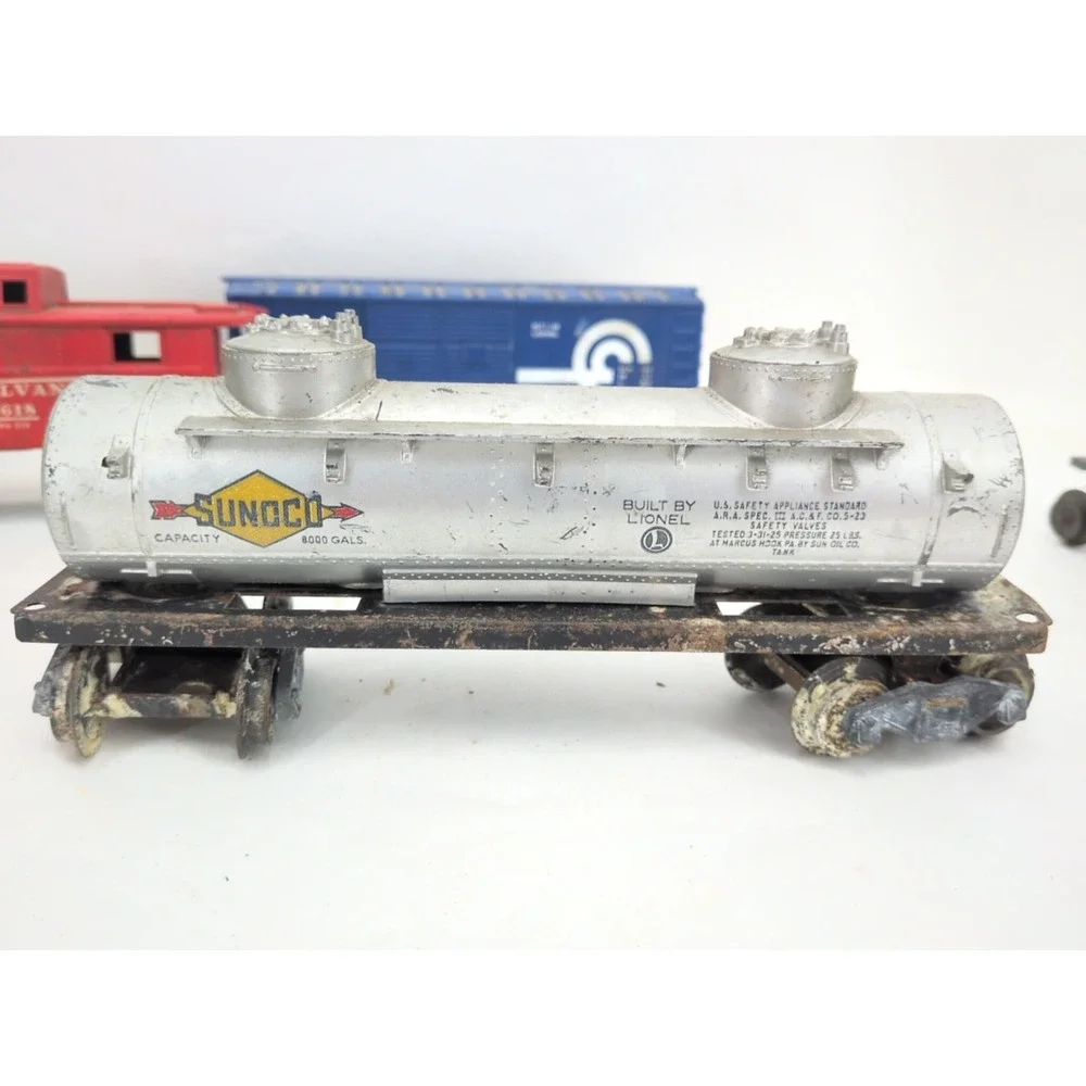 LIONEL O GAUGE No. 242  2-4-2 LOCOMOTIVE & Mixed Loot Sunoco Penn 477618