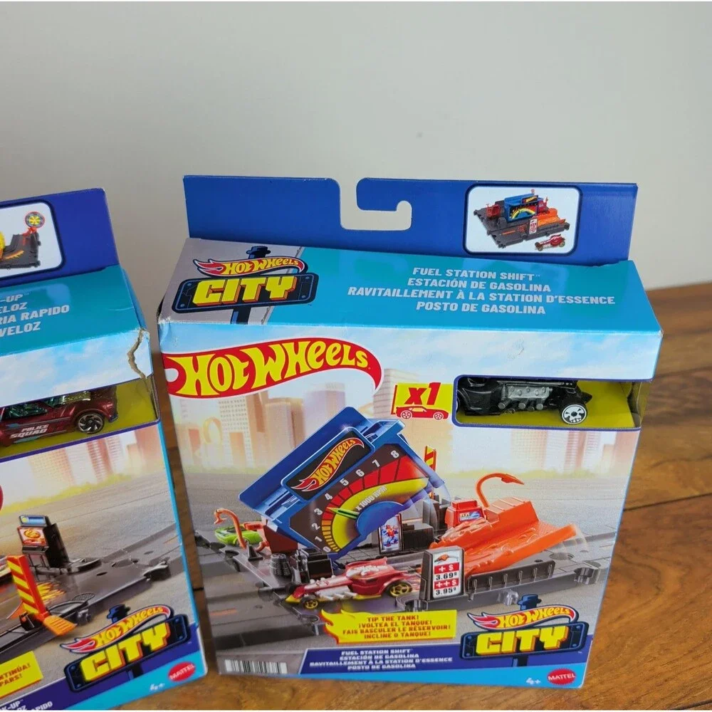2 Hot Wheels City Track Set - Speedy Pizza Pick-up & Fuel Station Shift Play Set