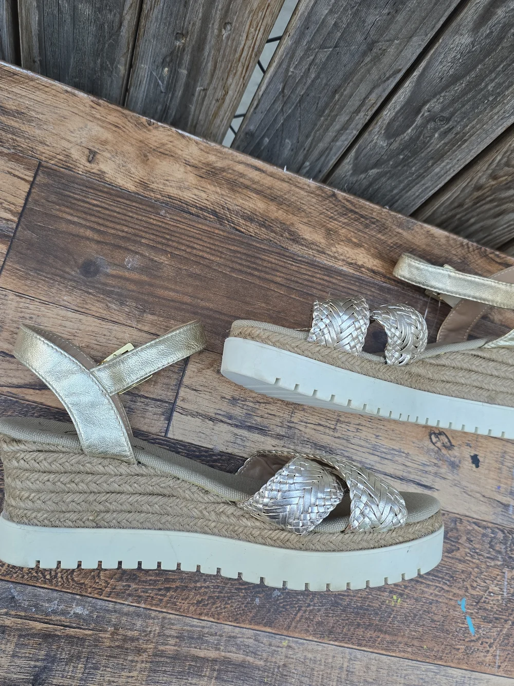 Gaimo stylish gold