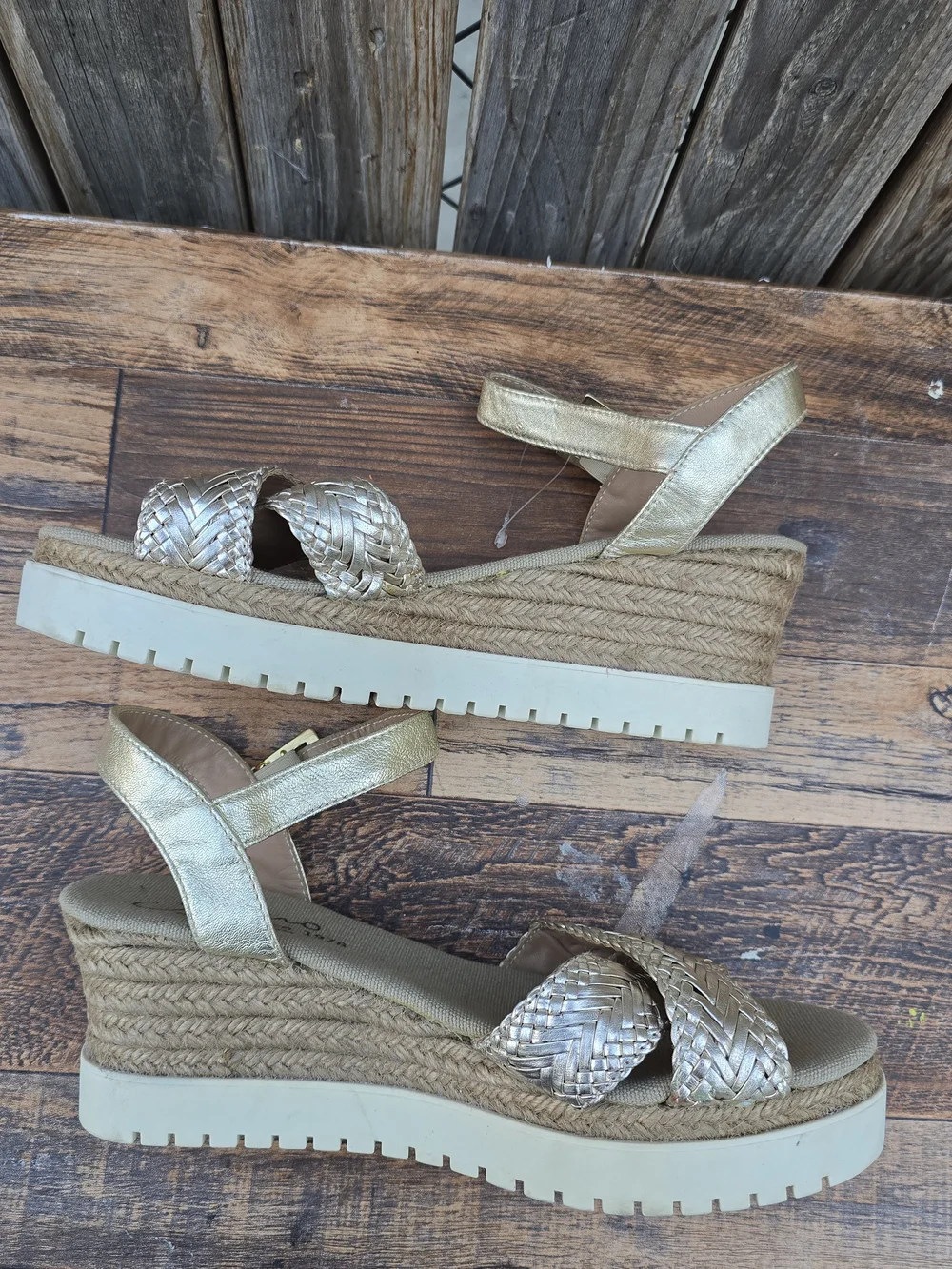 Gaimo stylish gold