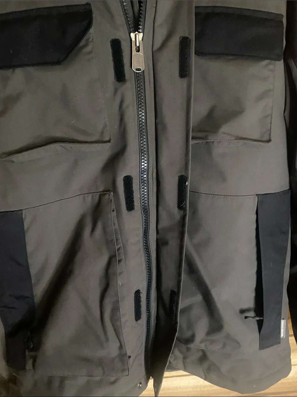 Duluth Trading Whaleback waterproof Men's Two-Tone Gray Black Hooded jacket LT