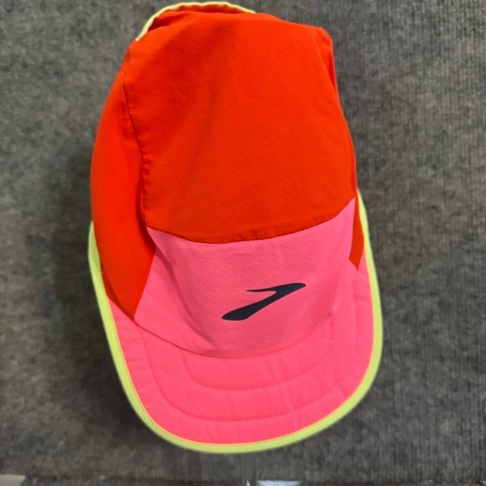 Brooks running hat