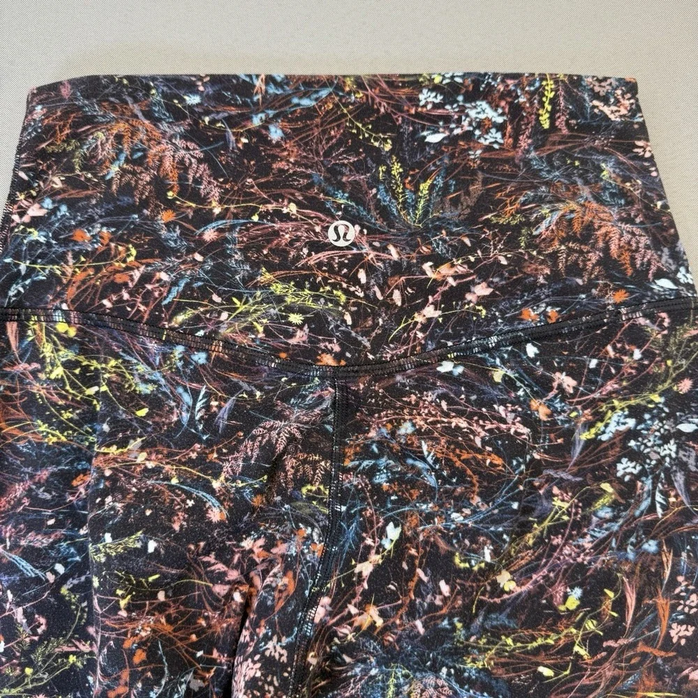 Lululemon Women's Multicolor/Black Floral Leggings Size 6 Pull-On Skinny