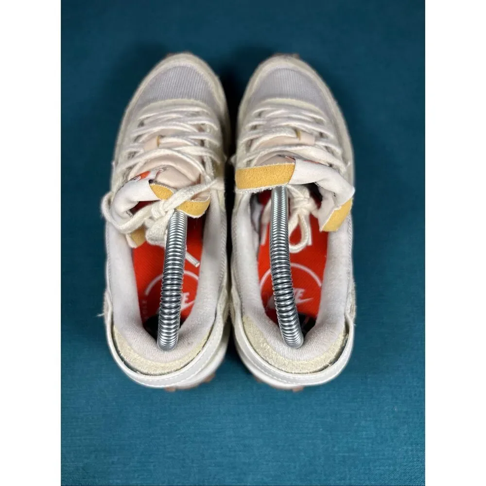Nike Waffle Debut Vintage Light Bone Sail Women's Size 6.5 (DX2931-001)